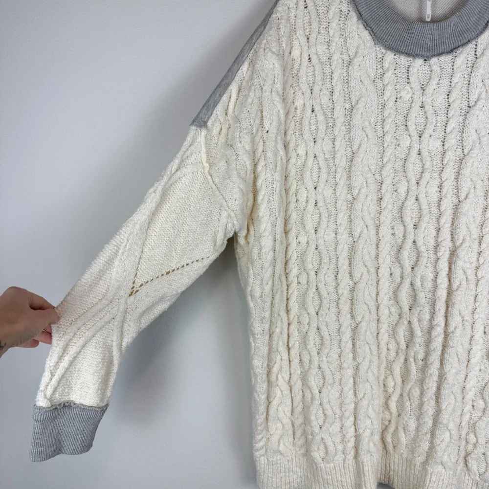 Free People Olympia‎ Oversized Cable Knit Sweater Cream Gray Size XS
